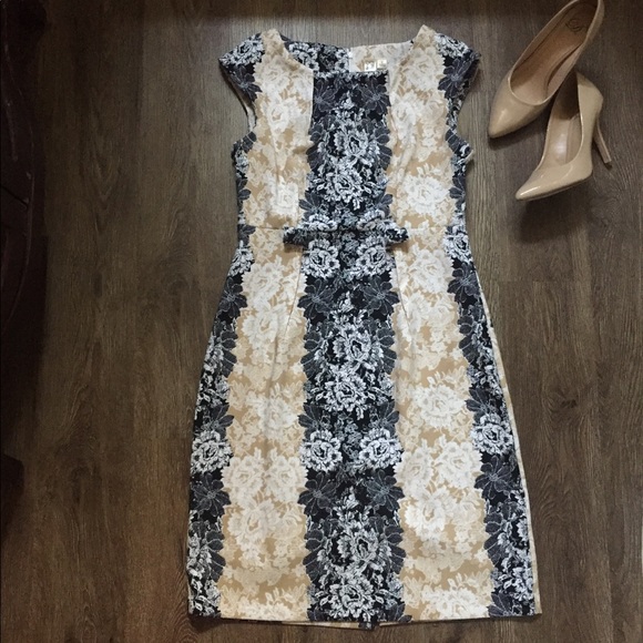 Emma & Michele Dresses & Skirts - Emma & Michele Dress Size 6
